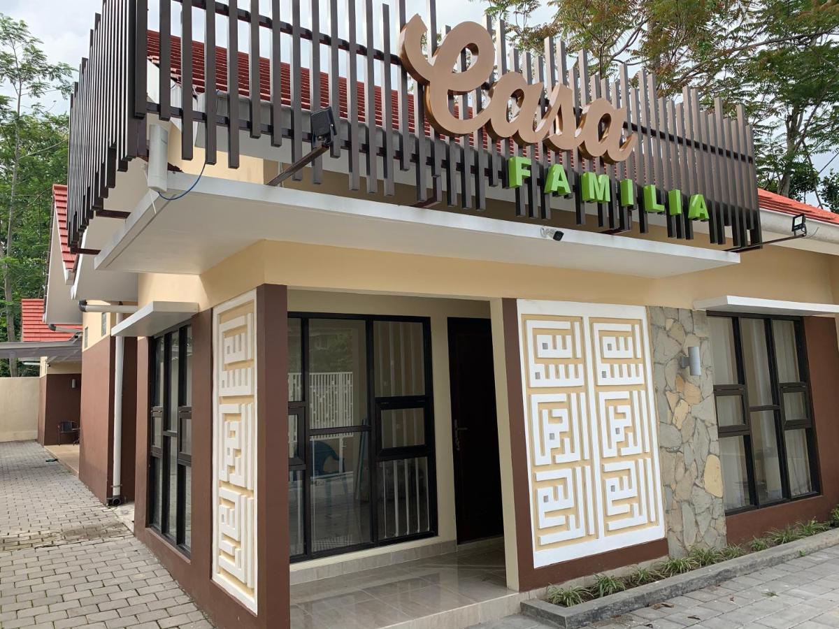 스레맨 Casa Familia Syariah 아파트 외부 사진